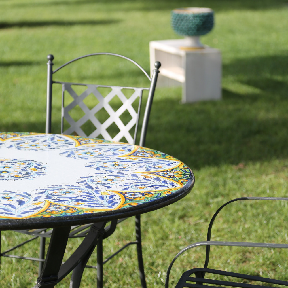 tavoli in pietra lavica